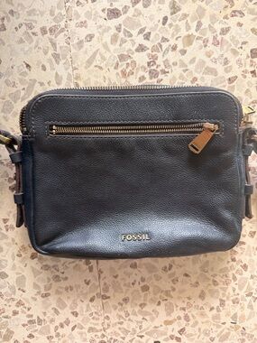 Fossil Black Pebbled Leather Crossbody with Gold Hardware
